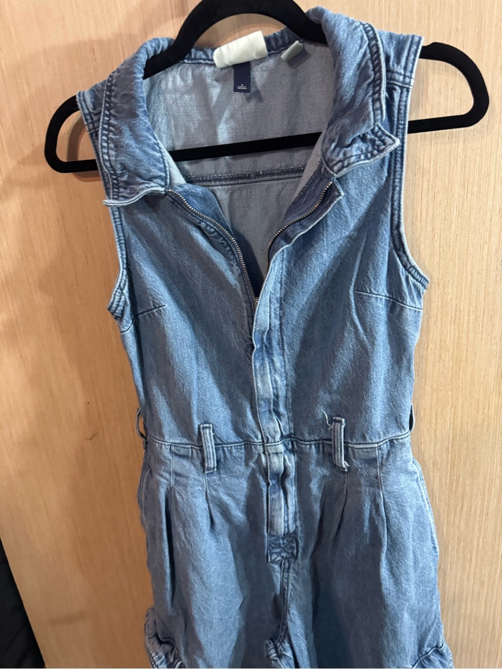Universal Thread Light Blue Denim Wide Leg Cargo Jumpsuit Size 4 - Picture 2 of 4